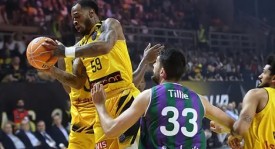 勇士领袖库里闪耀总统山，年轻球员成长助力队史辉煌